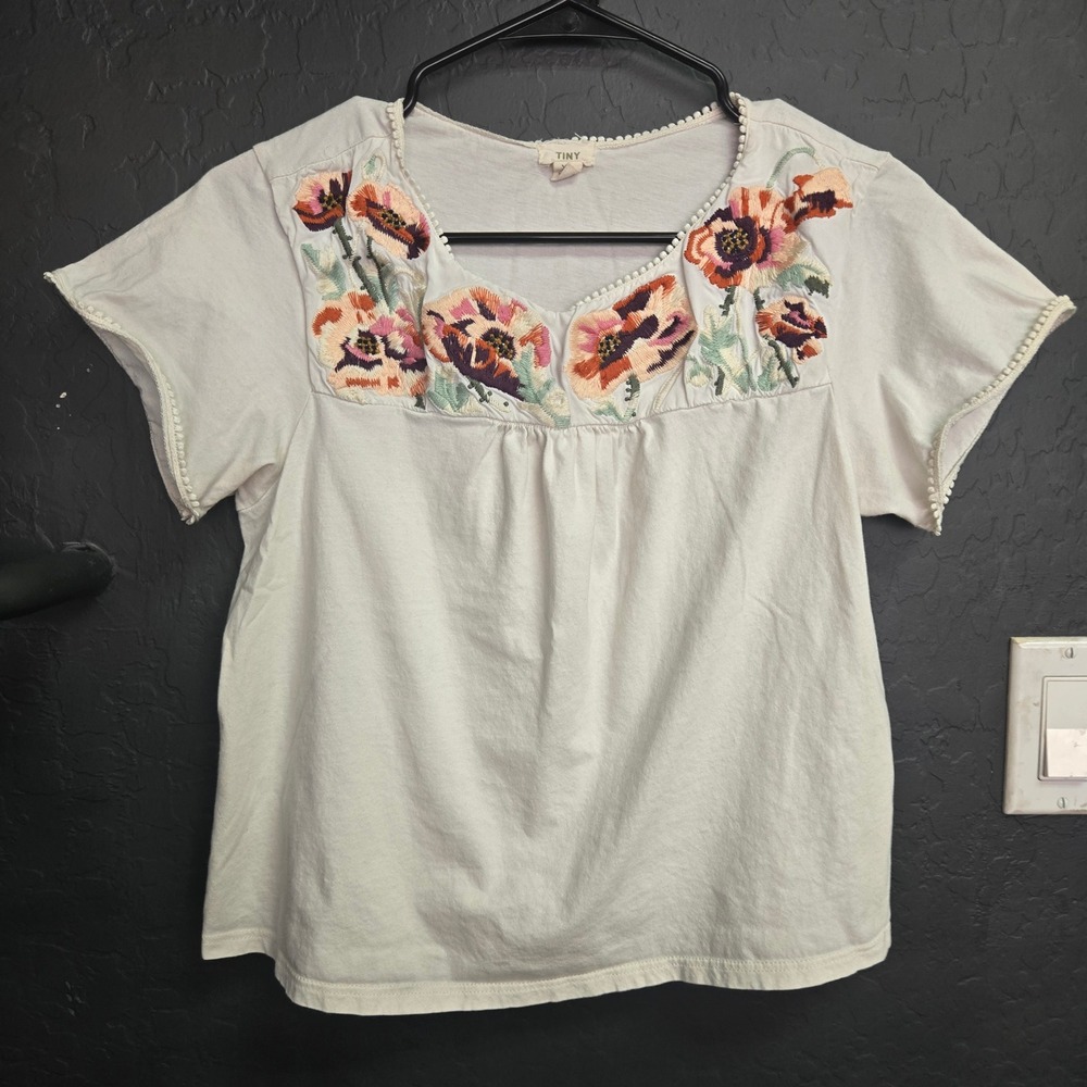 Anthropologie Tiny Ivory Floral Embroidered Pom Pom Trim Blouse XS Short Sleeve